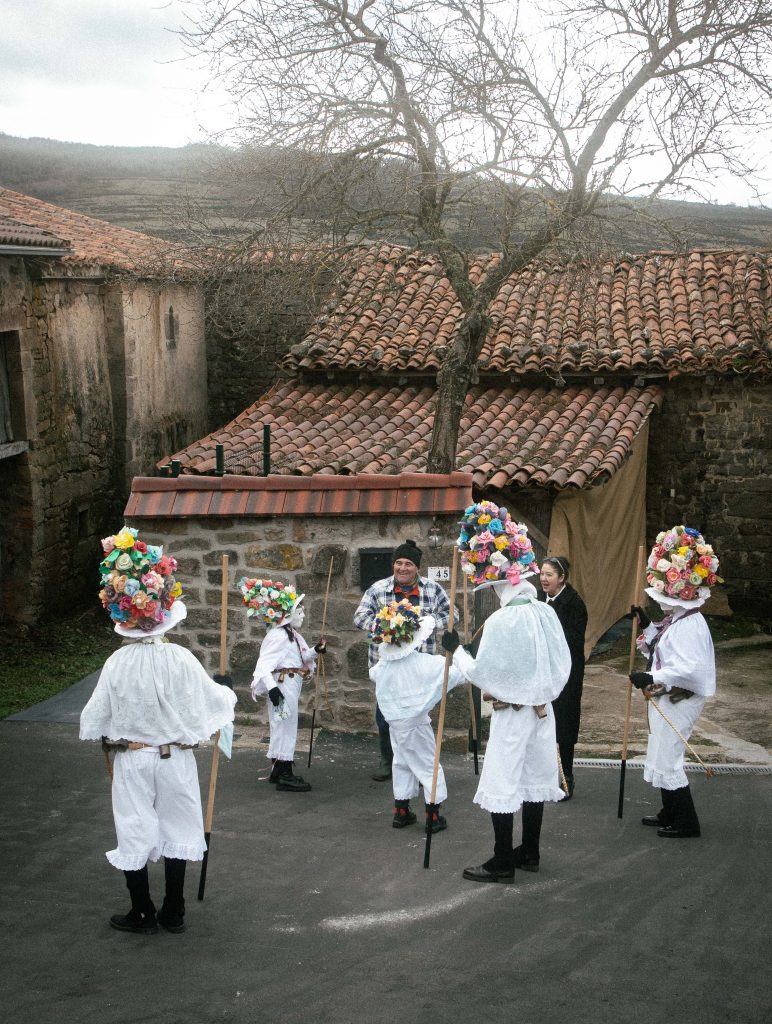 Los zamarrones de los Carabeos - Zamarrones pidiendo la perruca